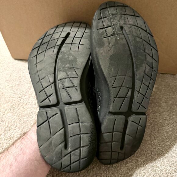 Athletic_Shoes